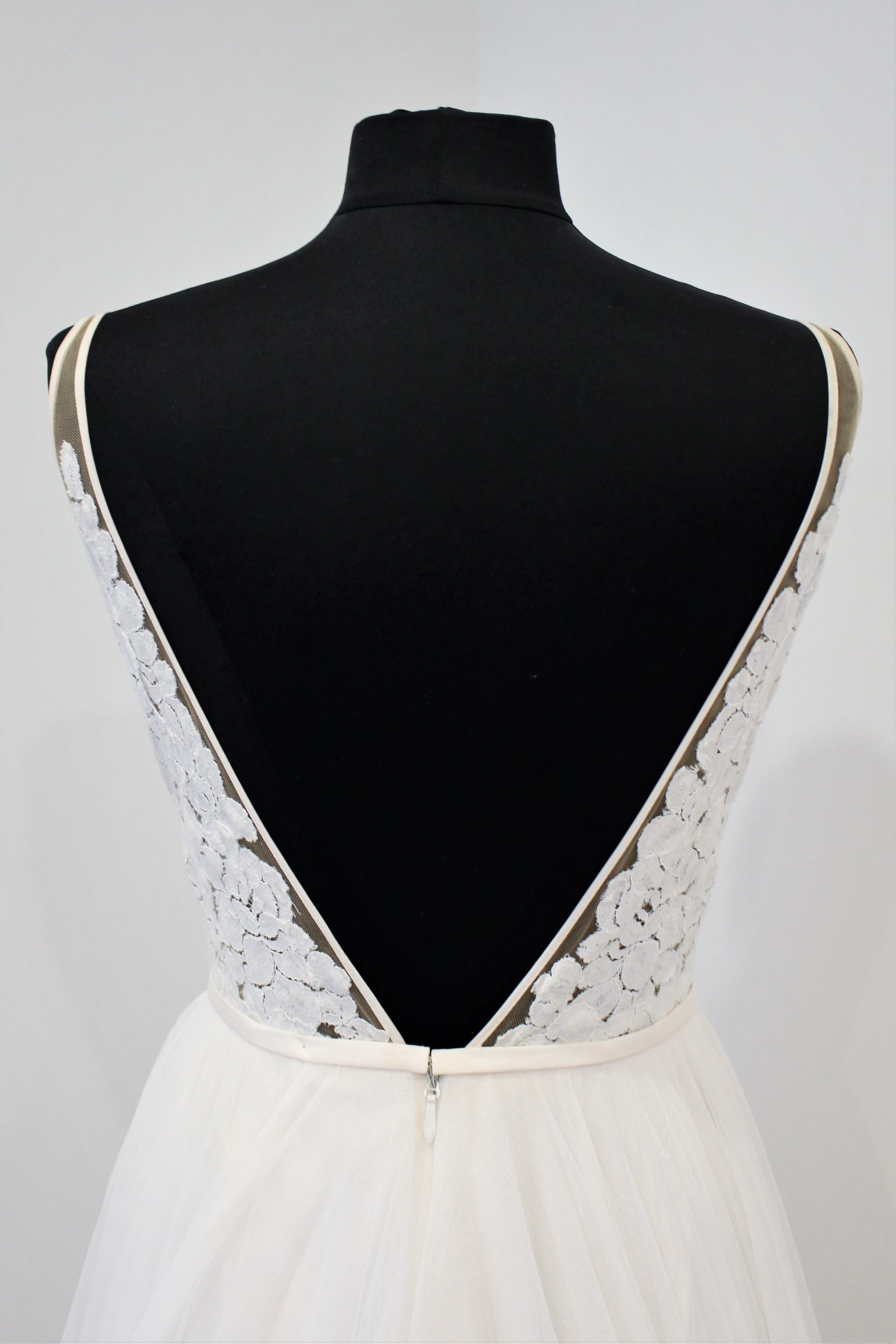 Mikaella '2191' size UK 10