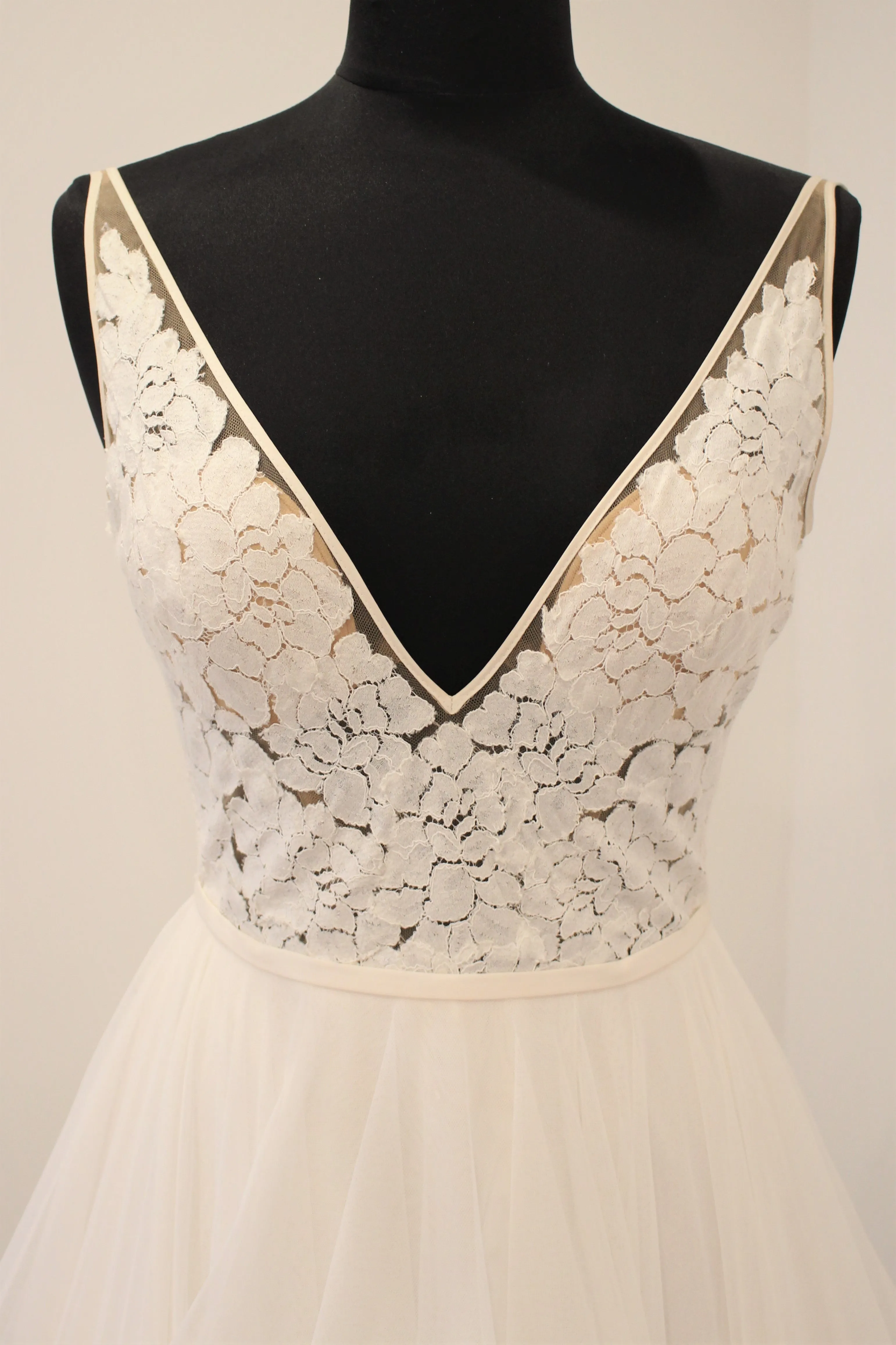 Mikaella '2191' size UK 10