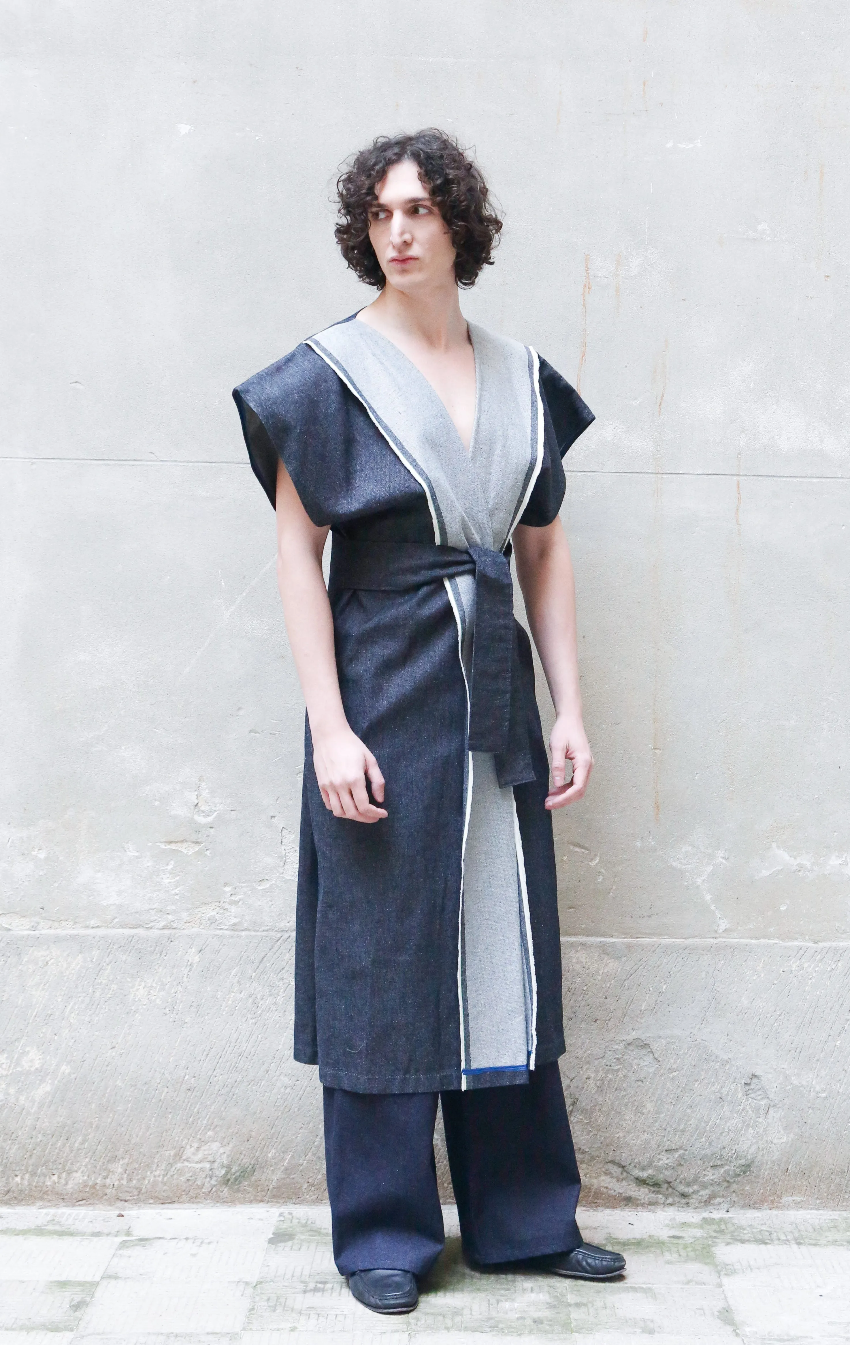 SCULPTURAL KIMONO DENIM IN RECYCLED COTTON