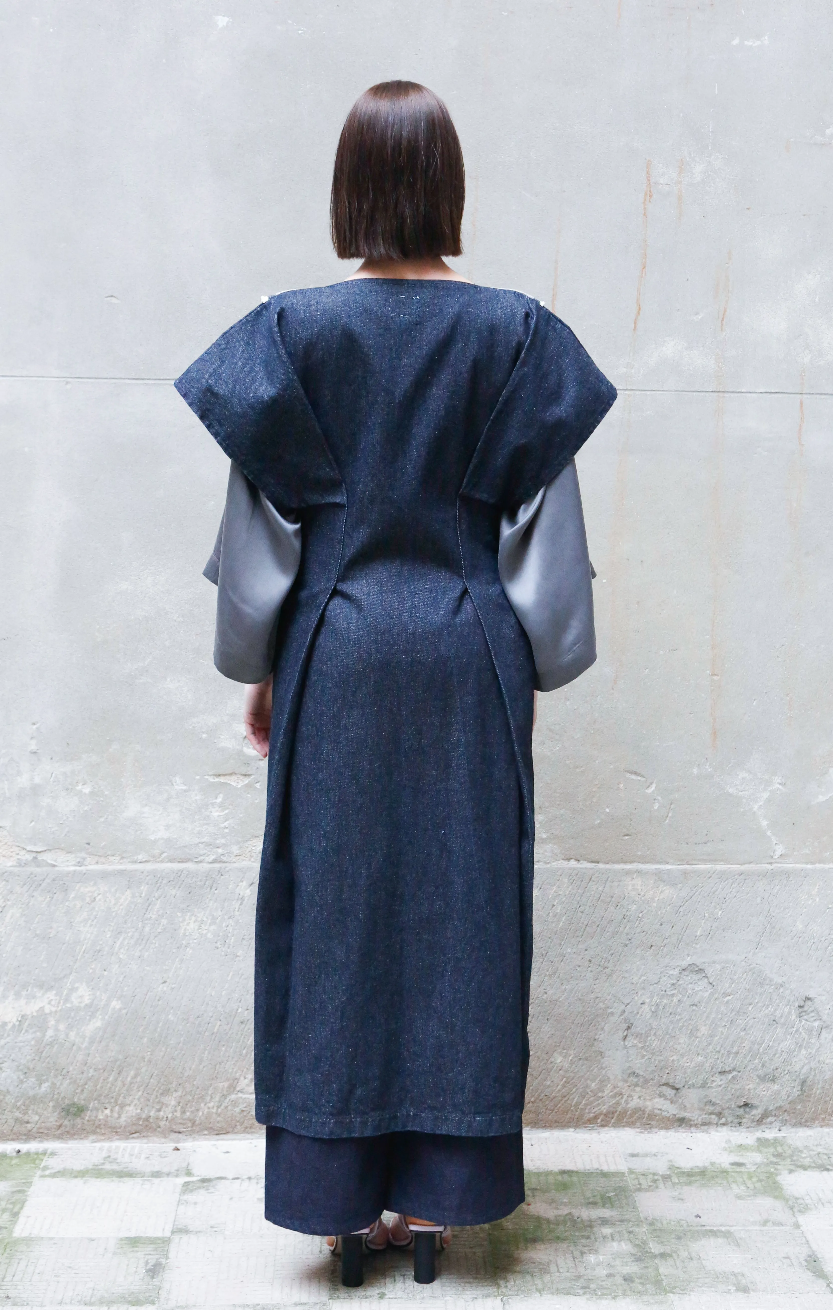 SCULPTURAL KIMONO DENIM IN RECYCLED COTTON
