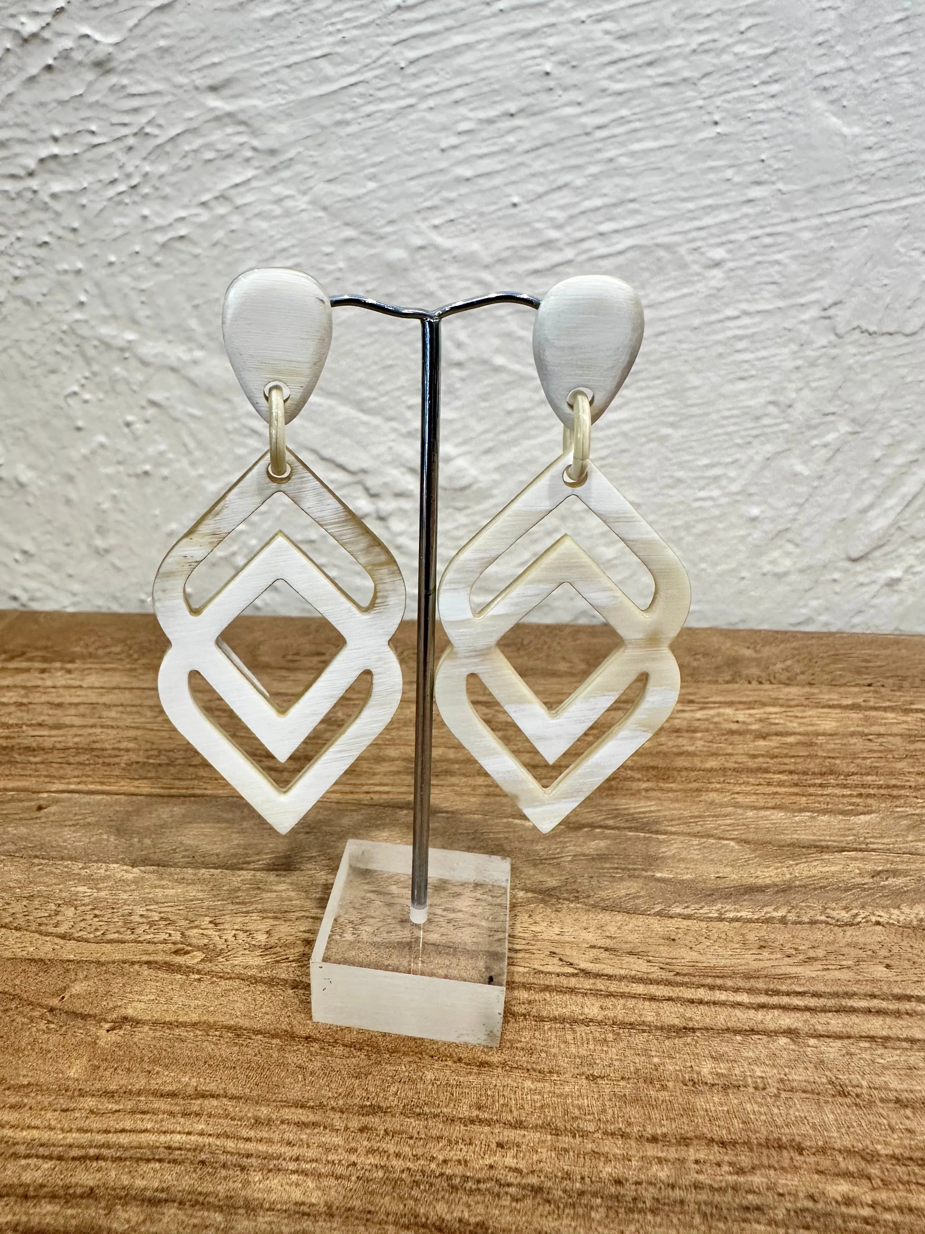 Soyang Paris Light Horn Diamond Drop Earring